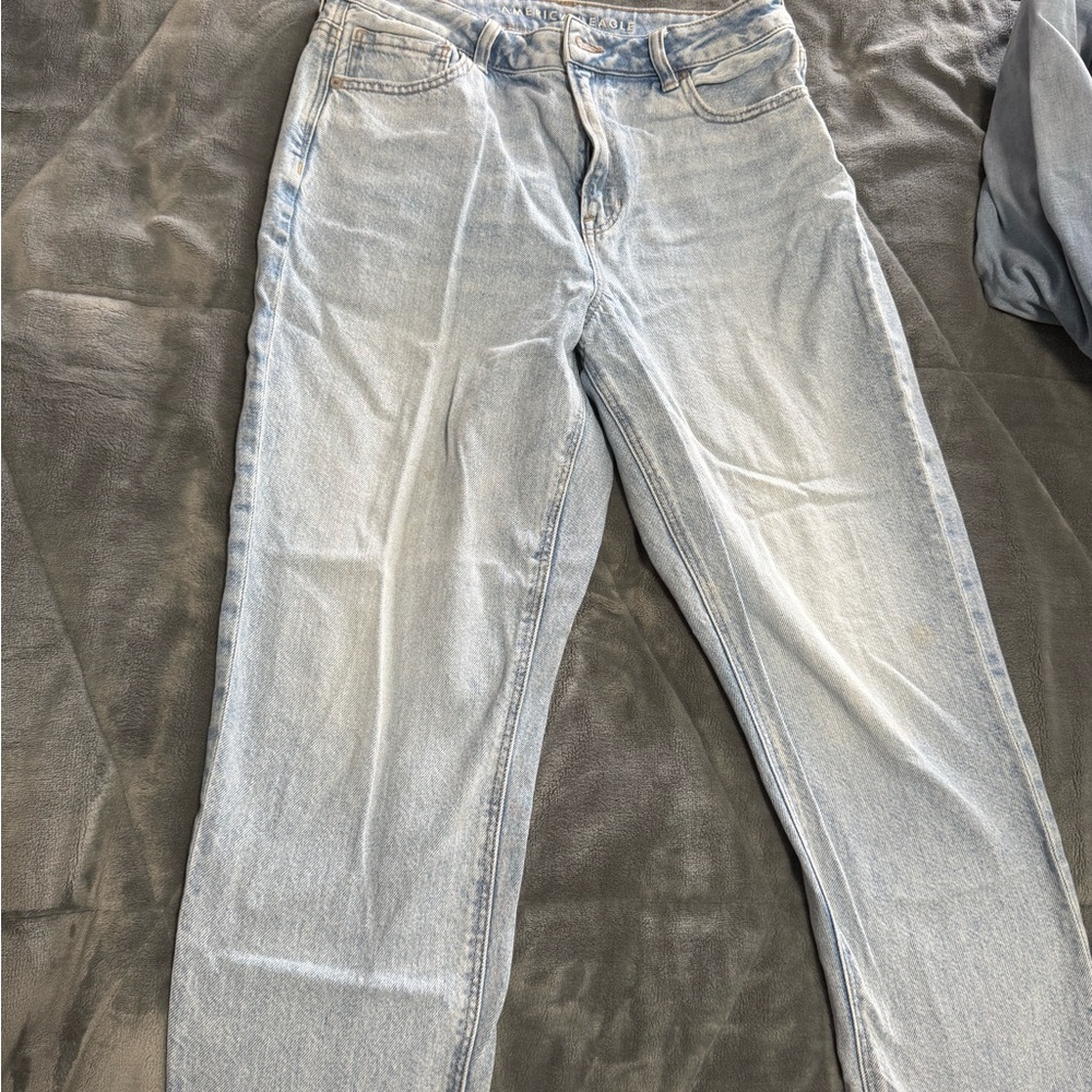 American Eagle Light Wash Jeans